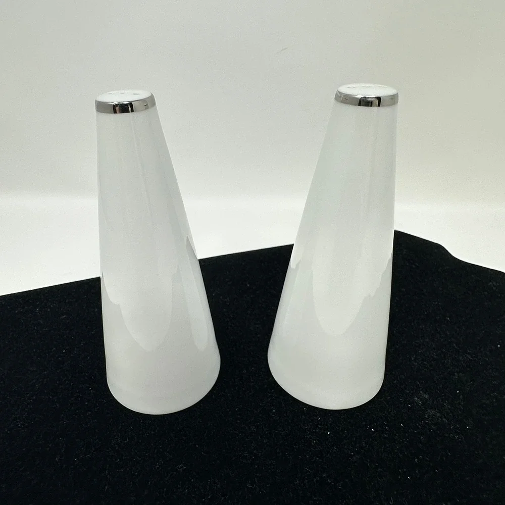 Unbranded Salt Pepper Shakers White Silver Japan Vintage MCM Tapered Conical Set